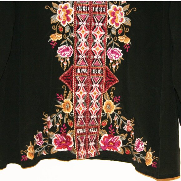 Johnny Was Workshop Nepal Black Embroidered Floral Silk Tunic Top V-Neck Size M - Picture 6 of 6